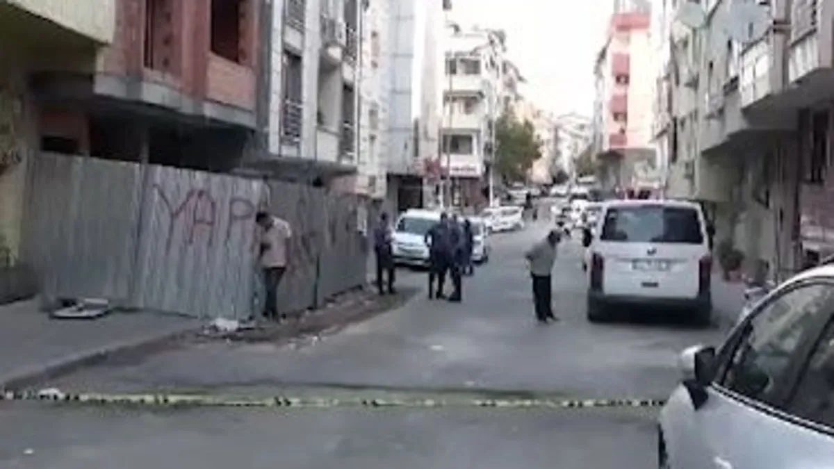 Sokak ortasında çıkan silahlı saldırıda 19 yaşındaki Şahin Aslan hayatını kaybetti