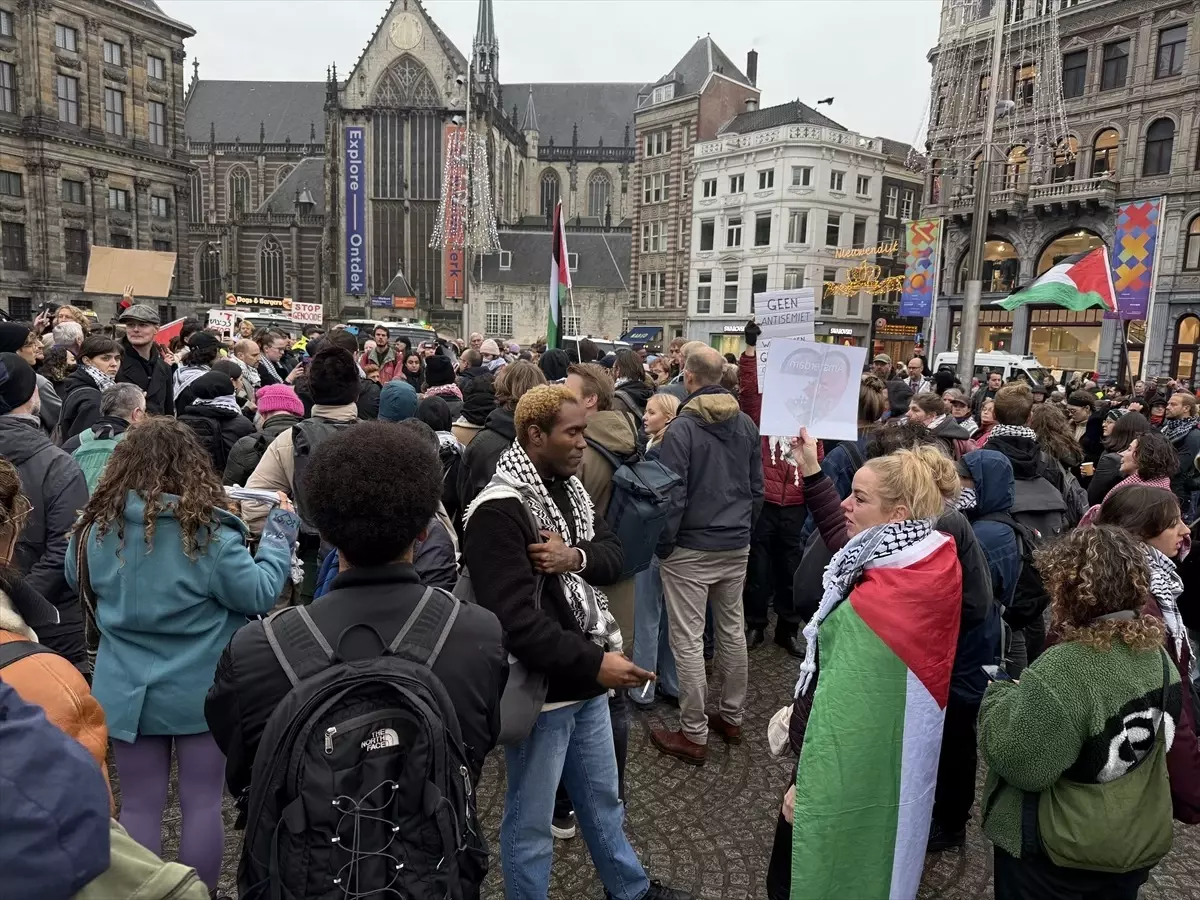Amsterdam’da Filistin Destekçilerine Polis Müdahalesi
