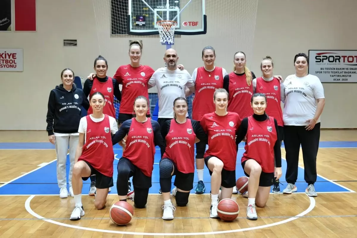 Aslan Yol Burhaniye Belediyespor Derbi Maçında Ferhatoğlu Edremit Belediyesi Gürespor’u Ağırlıyor