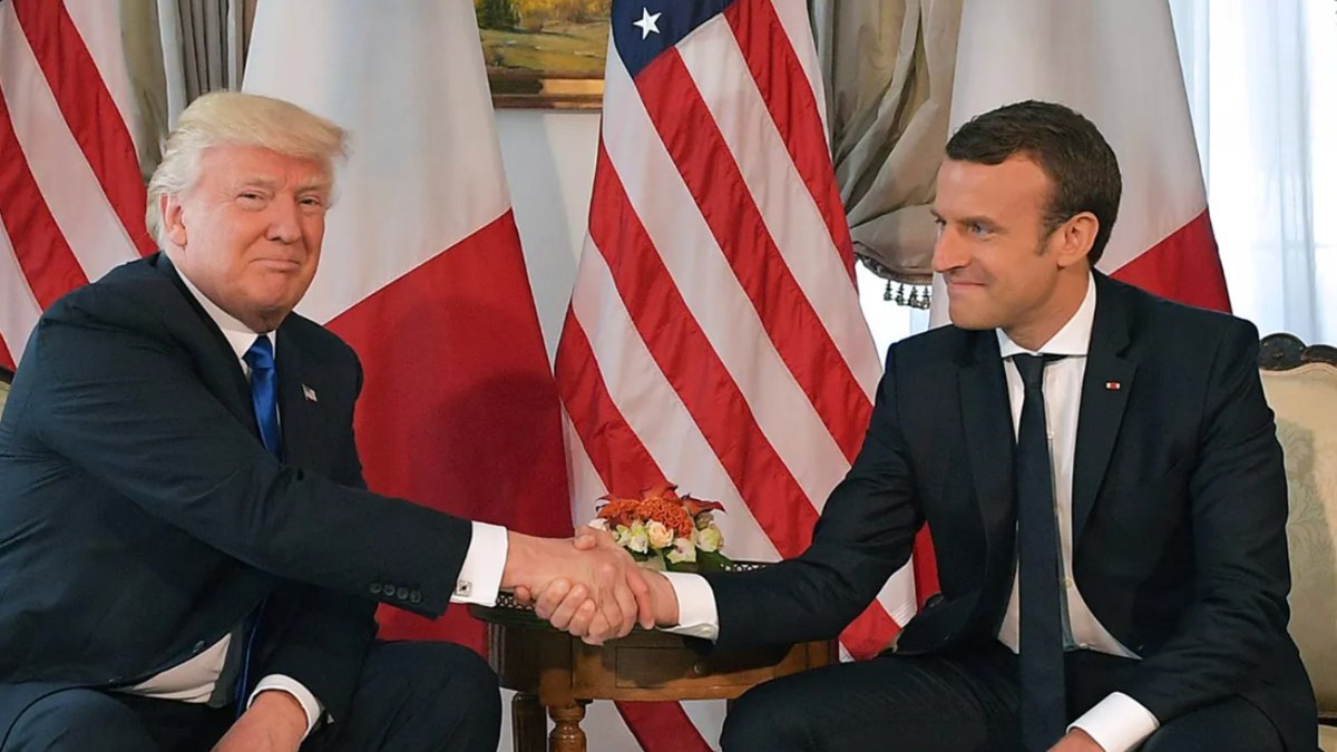 Emmanuel Macron, Donald Trump’ı tebrik etti