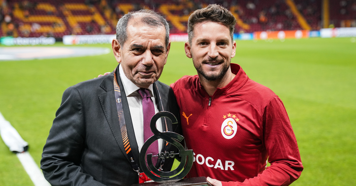 Galatasaray’dan Mertens’e plaket!