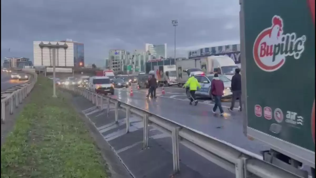 Bağcılar’da Zincirleme Kaza: 1 Yaralı