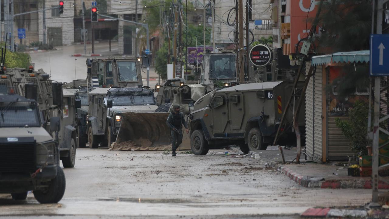Katil İsrail askerleri, Batı Şeria’da 8 aylık hamile bir kadını öldürdü