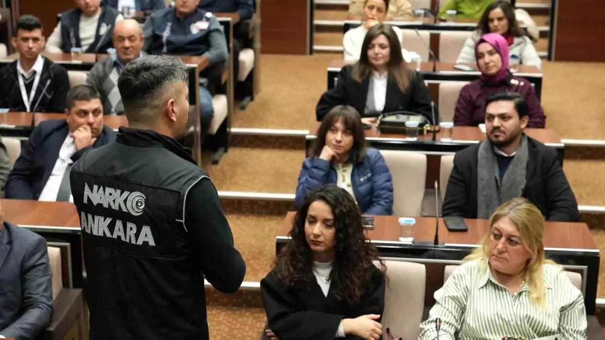 Keçiören’de Uyuşturucu ile Mücadele İçin ‘En İyi Narkotik Polisi Anne’ Semineri Düzenlendi