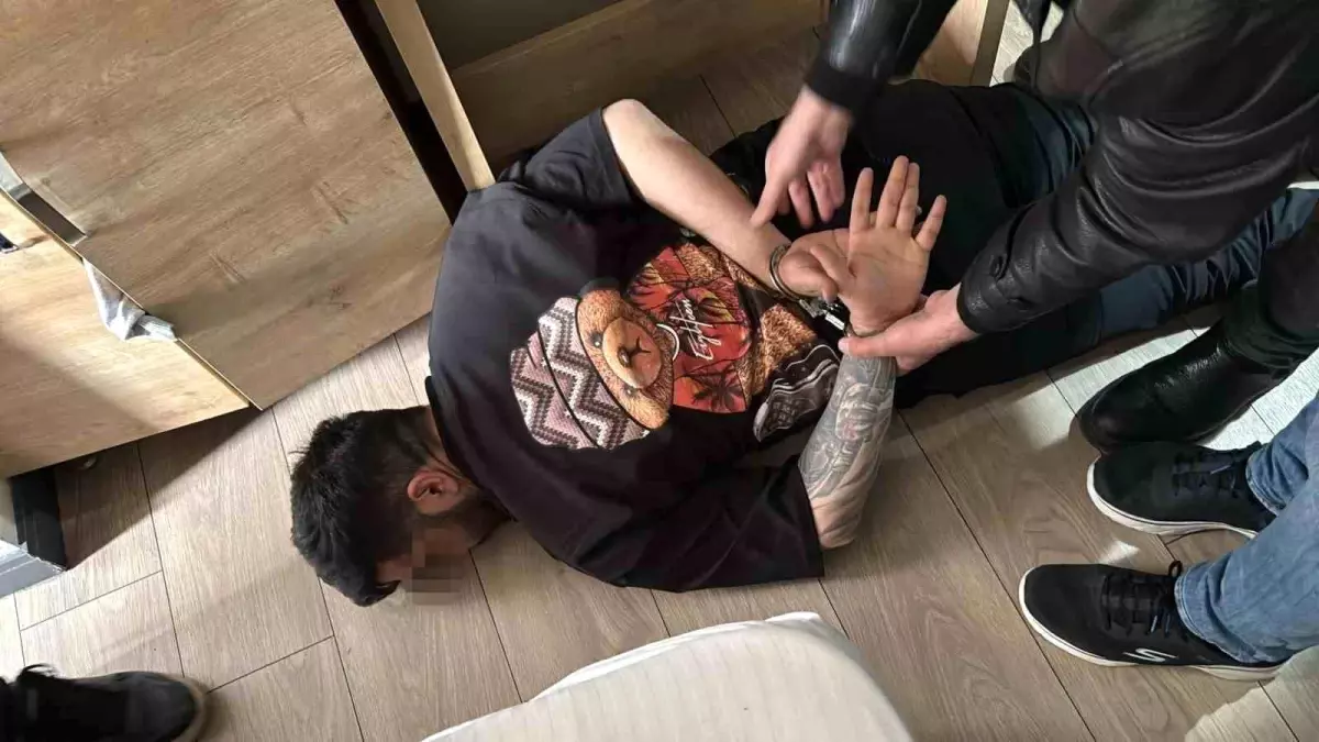 İzmir’de Taksici Gasbına Çakmakla Suçlama