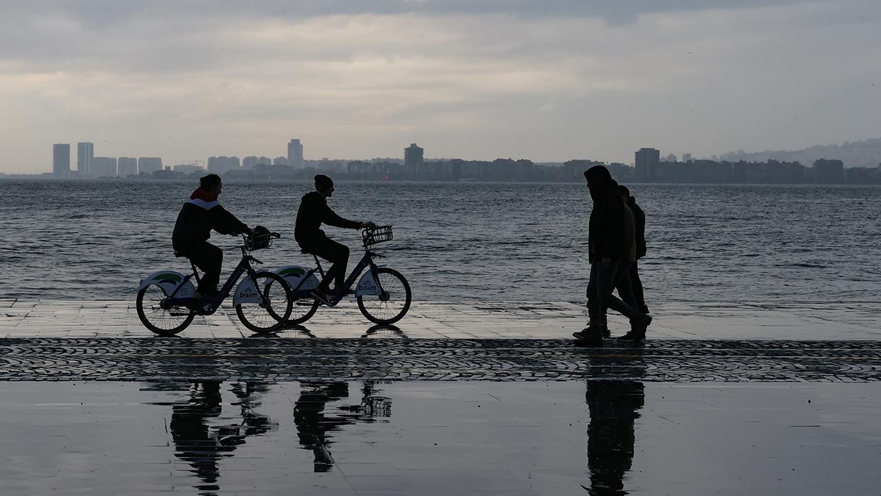 İzmir Valiliğinden soğuk ve yağışlı hava uyarısı
